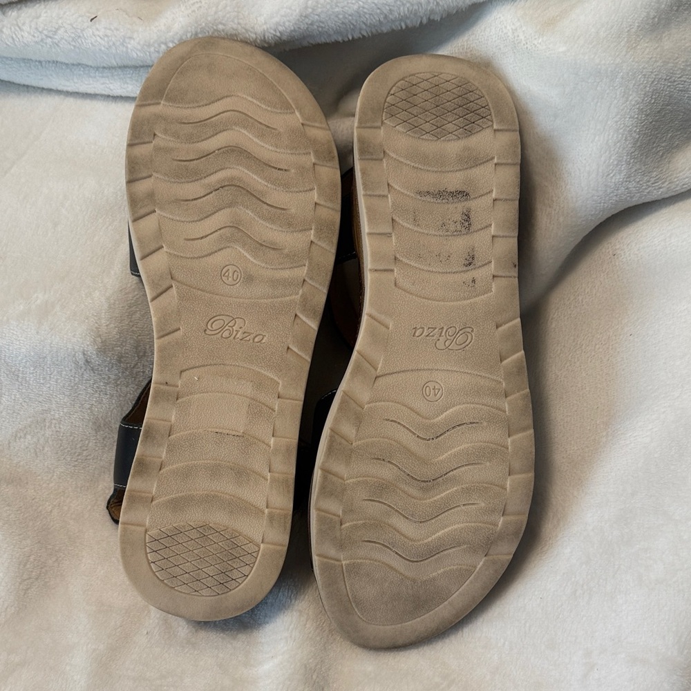 Biza Bryce NWOT Black & Brown Comfort Leather Wedge Walking Sandals Size 40 - Picture 10 of 10